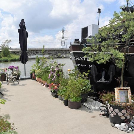 Bed and Breakfast Wheelhouse Euphrate Houseboat Diemen Екстер'єр фото