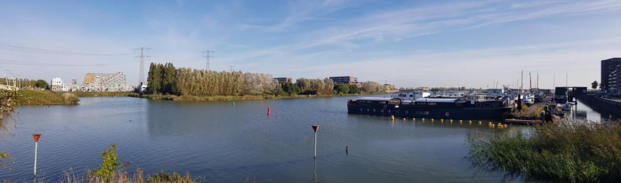 Bed and Breakfast Wheelhouse Euphrate Houseboat Diemen Екстер'єр фото