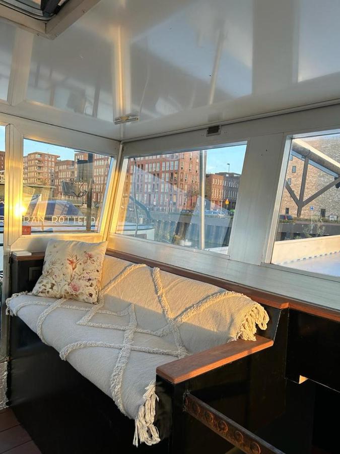 Bed and Breakfast Wheelhouse Euphrate Houseboat Diemen Екстер'єр фото