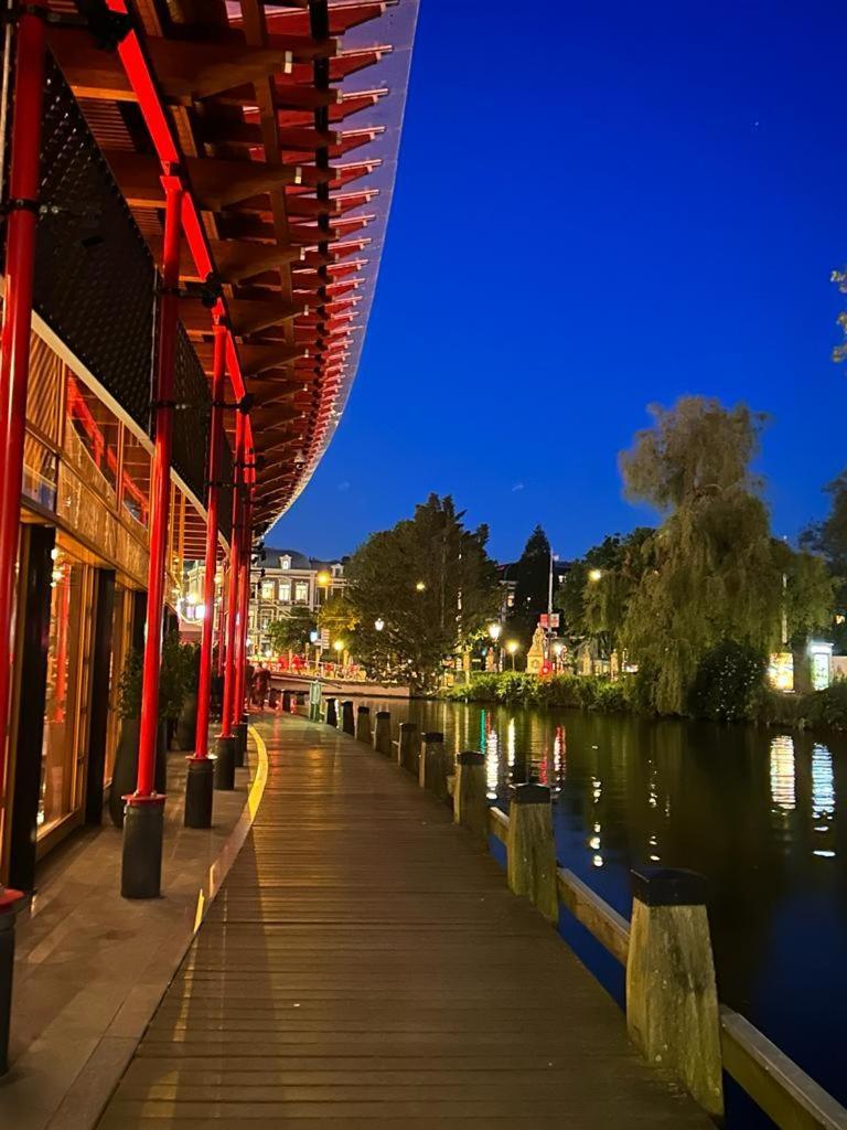 Bed and Breakfast Wheelhouse Euphrate Houseboat Diemen Екстер'єр фото